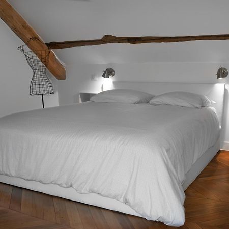 Loft Dans Le Clocher Face Au Chateau Bonnelles Esterno foto