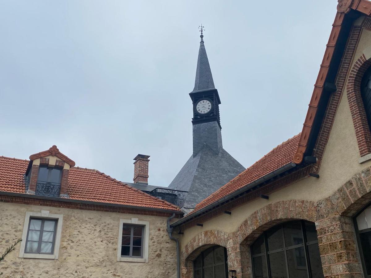 Loft Dans Le Clocher Face Au Chateau Bonnelles Esterno foto