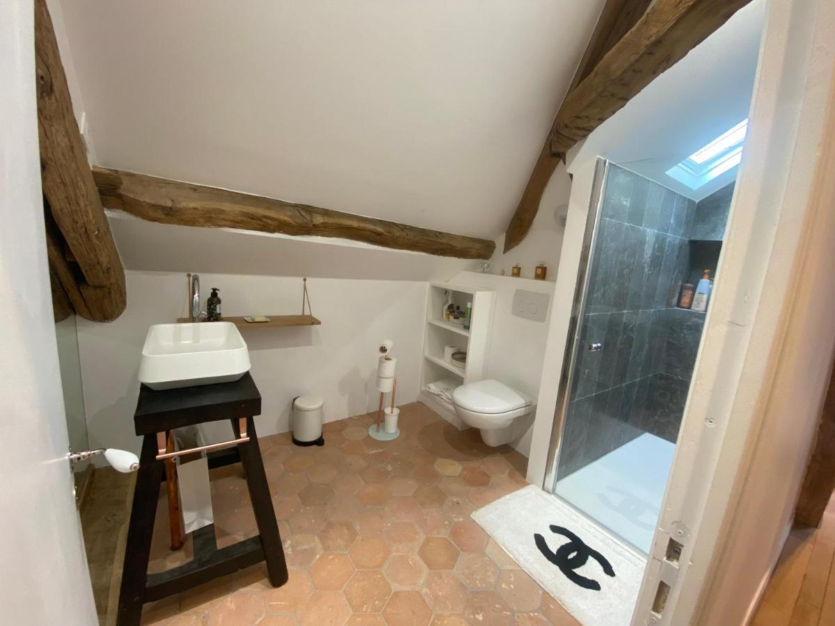 Loft Dans Le Clocher Face Au Chateau Bonnelles Esterno foto