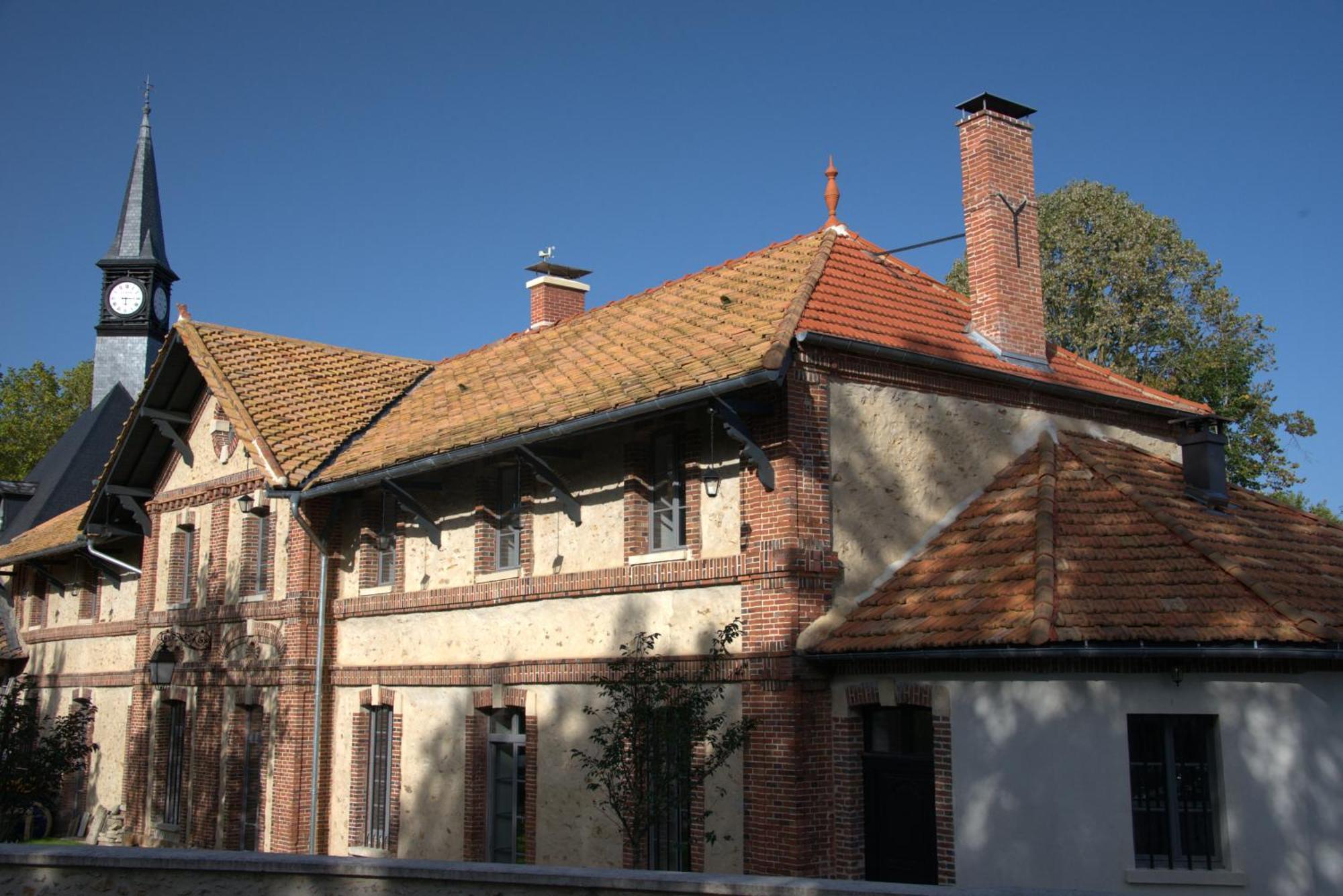 Loft Dans Le Clocher Face Au Chateau Bonnelles Esterno foto